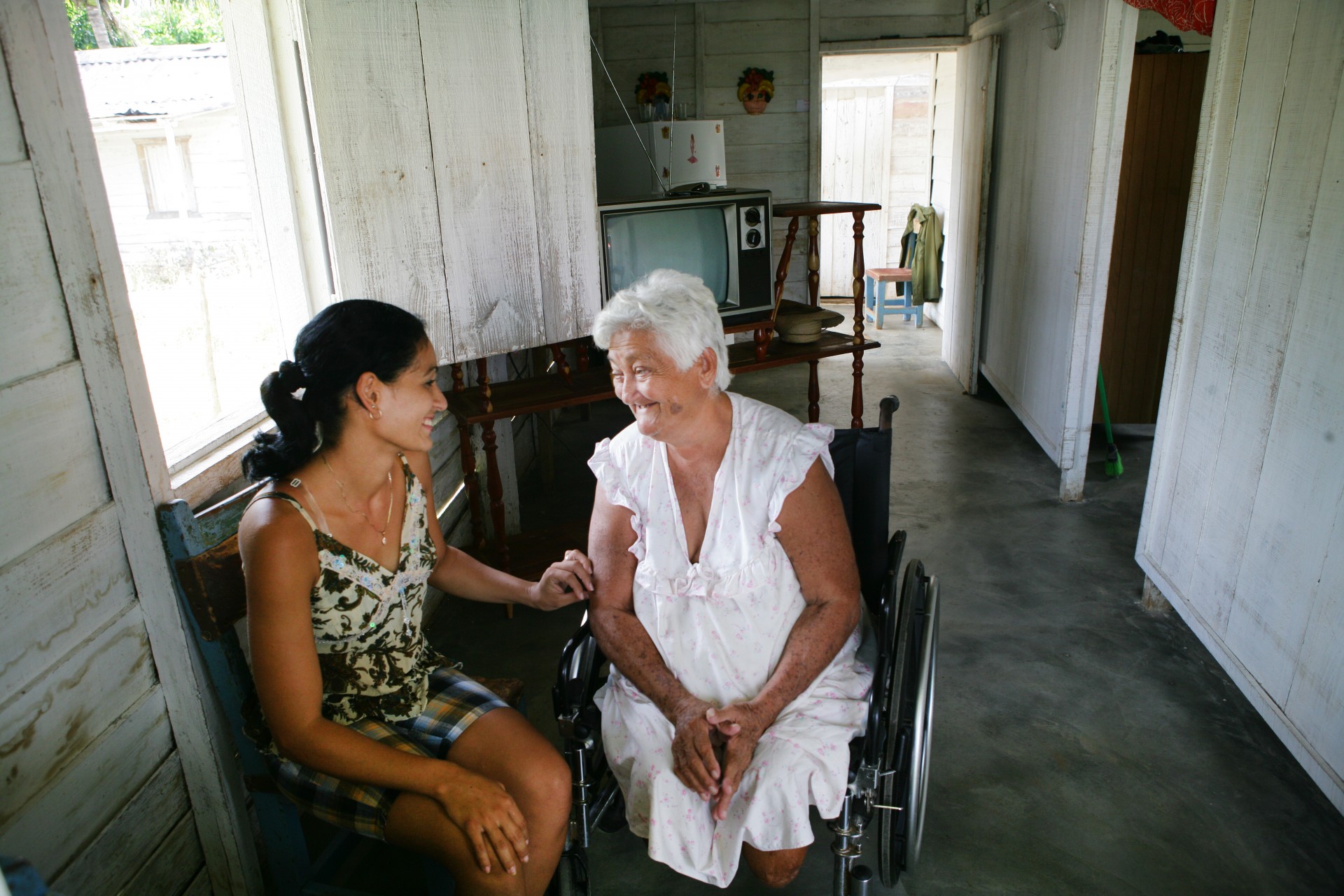 Een dame met een handicap in Cuba.