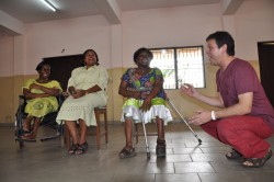 Yves tijdens theater workshop