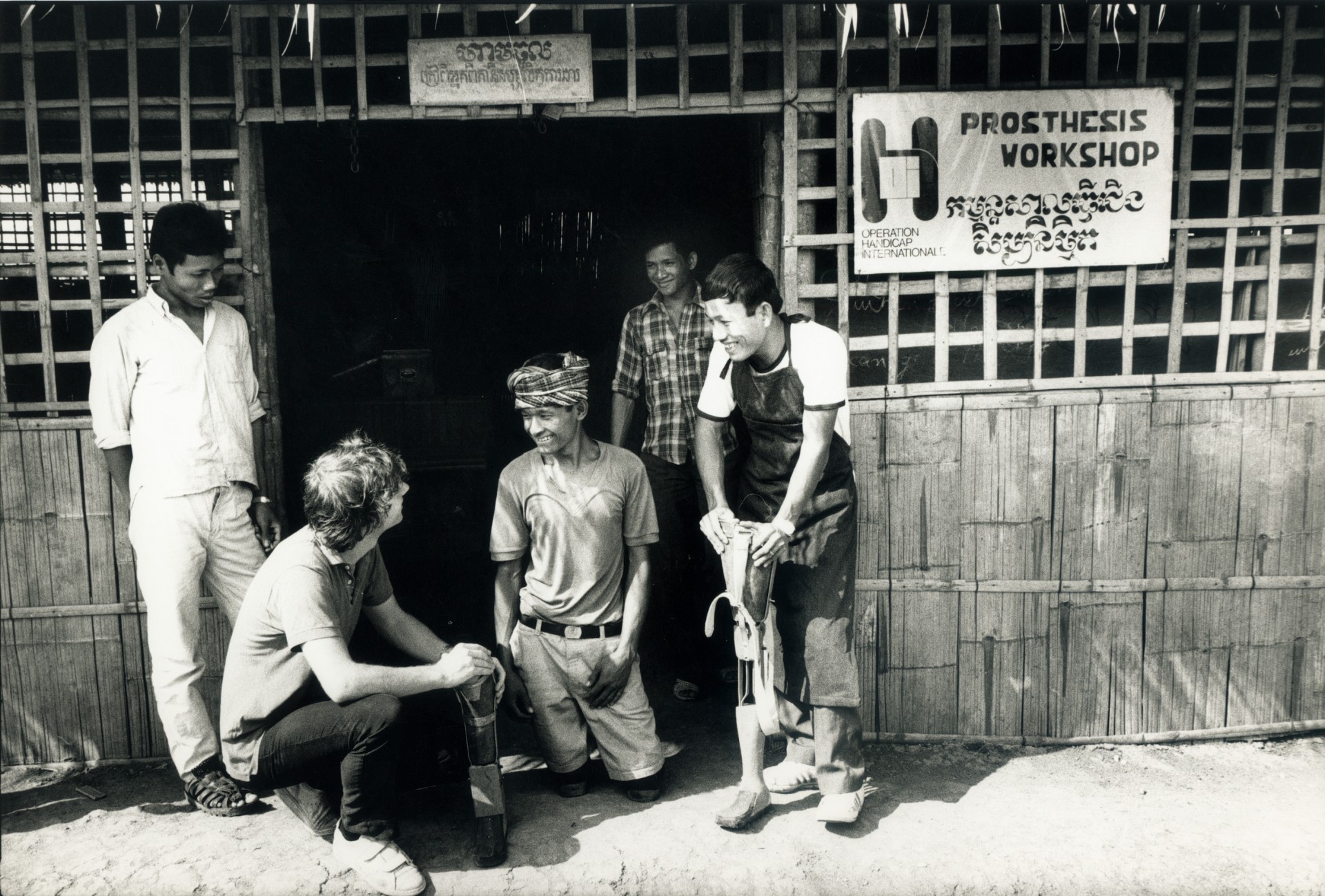 Hulp aan Cambodjaans vluchtelingen in Thailand.